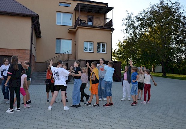 Święto pieczonego ziemniaka liturgicznej służby ołtarza