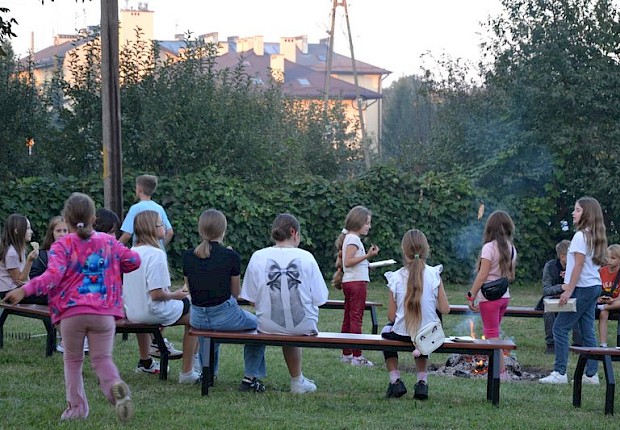 Święto pieczonego ziemniaka liturgicznej służby ołtarza