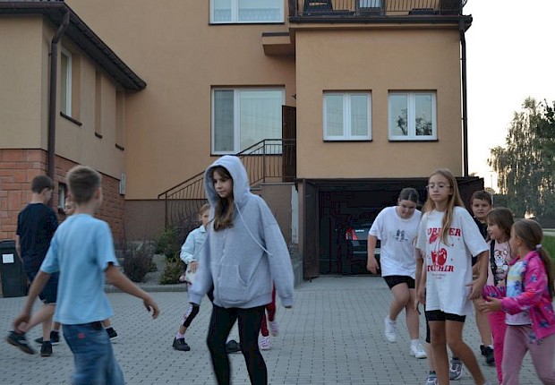 Święto pieczonego ziemniaka liturgicznej służby ołtarza
