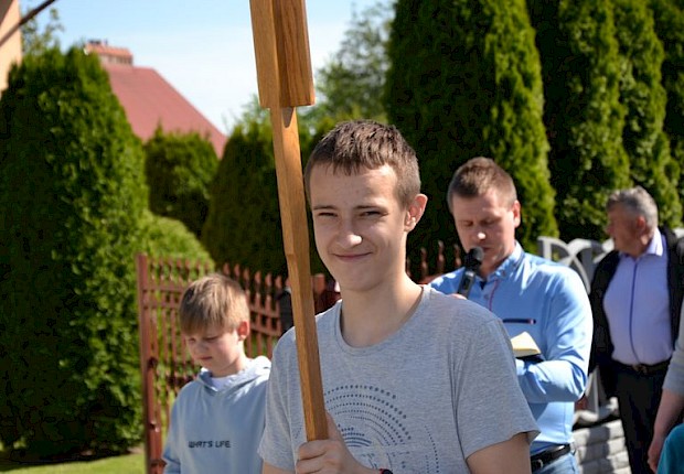 Pielgrzymka do Matki Bożej w lesie