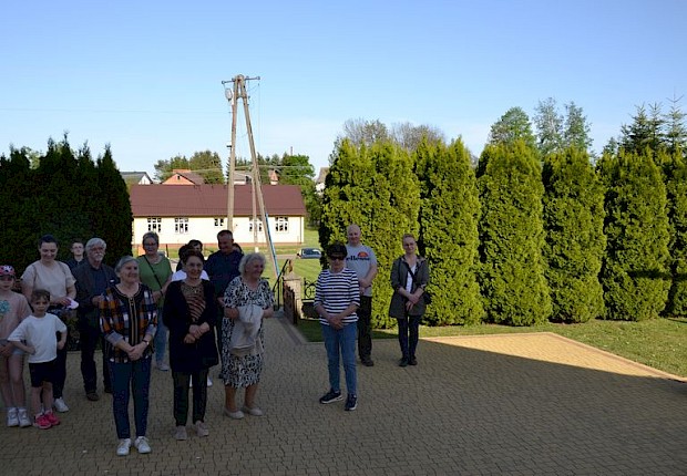 Pielgrzymka do Matki Bożej w lesie