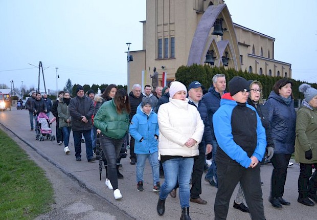 Parafialna droga krzyżowa