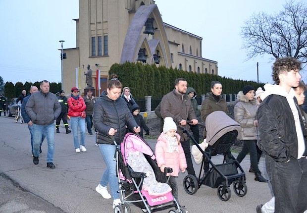 Parafialna droga krzyżowa