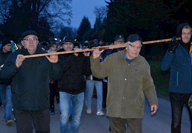 Parafialna droga krzyżowa