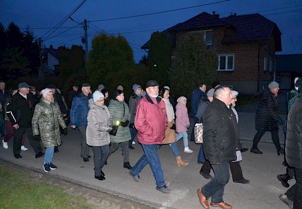 Parafialna droga krzyżowa