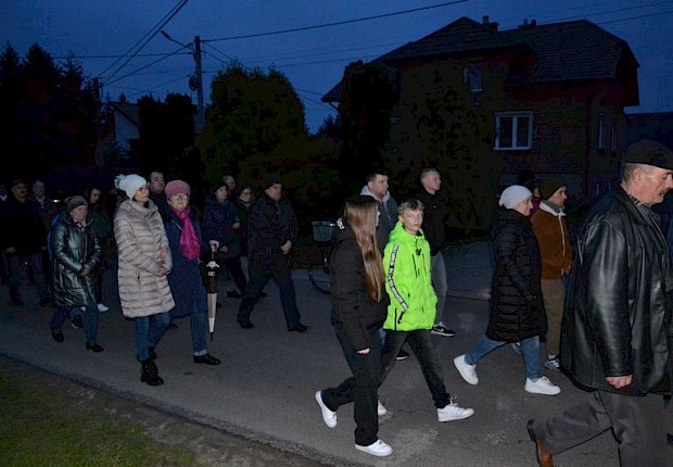Parafialna droga krzyżowa