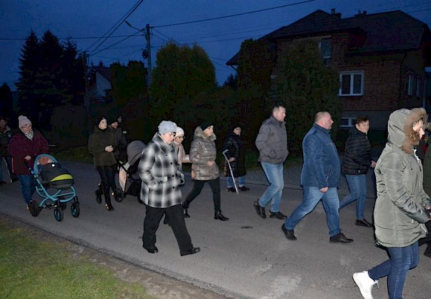 Parafialna droga krzyżowa
