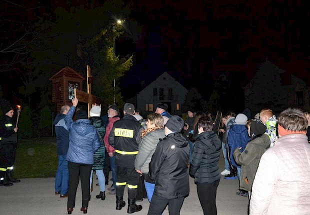 Parafialna droga krzyżowa