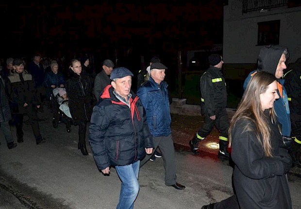 Parafialna droga krzyżowa
