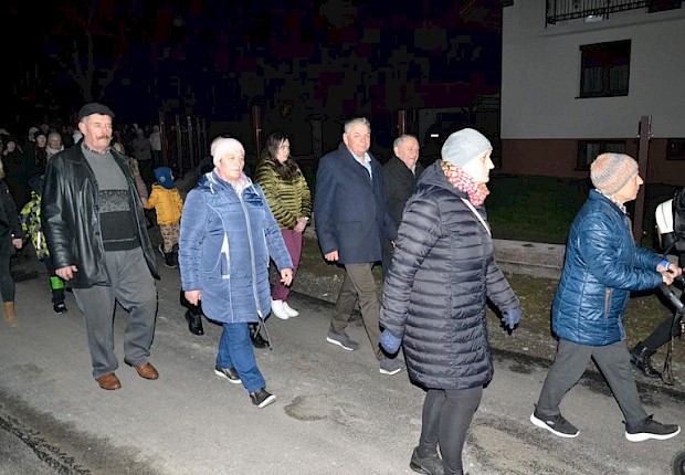 Parafialna droga krzyżowa