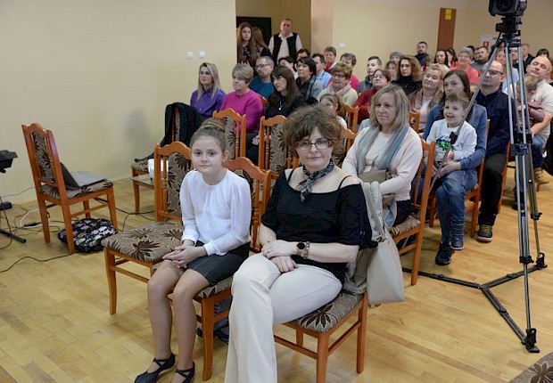 Jasełka i X Parafialny Przeglad Kolęd i Pastorałek