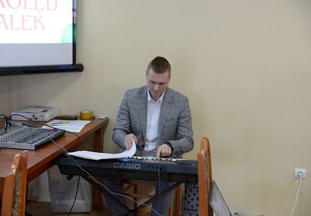 Jasełka i X Parafialny Przeglad Kolęd i Pastorałek
