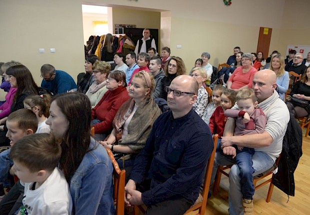 Jasełka i X Parafialny Przeglad Kolęd i Pastorałek