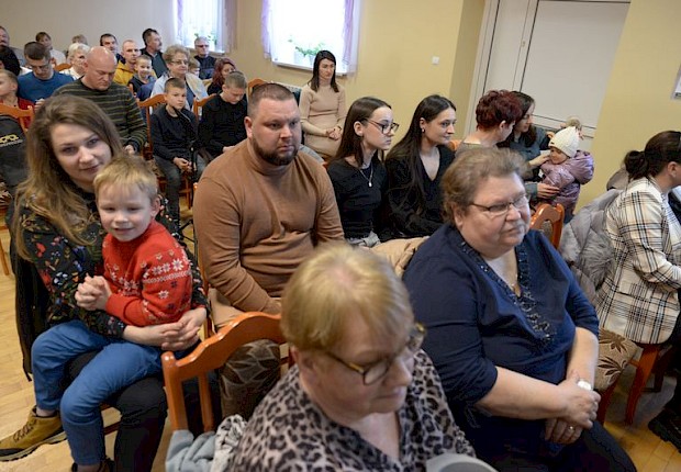 Jasełka i X Parafialny Przeglad Kolęd i Pastorałek
