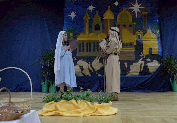 Jasełka i X Parafialny Przeglad Kolęd i Pastorałek