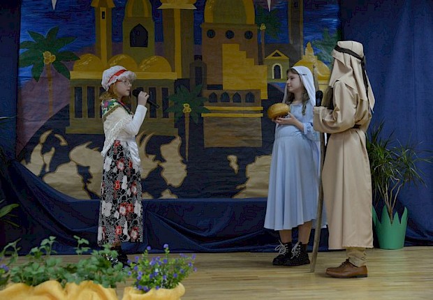 Jasełka i X Parafialny Przeglad Kolęd i Pastorałek