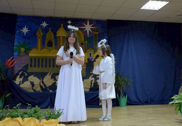 Jasełka i X Parafialny Przeglad Kolęd i Pastorałek