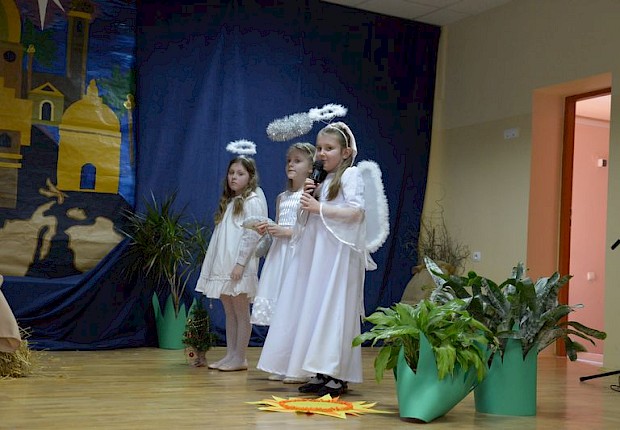 Jasełka i X Parafialny Przeglad Kolęd i Pastorałek