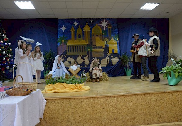 Jasełka i X Parafialny Przeglad Kolęd i Pastorałek