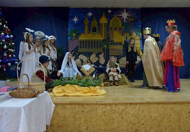 Jasełka i X Parafialny Przeglad Kolęd i Pastorałek