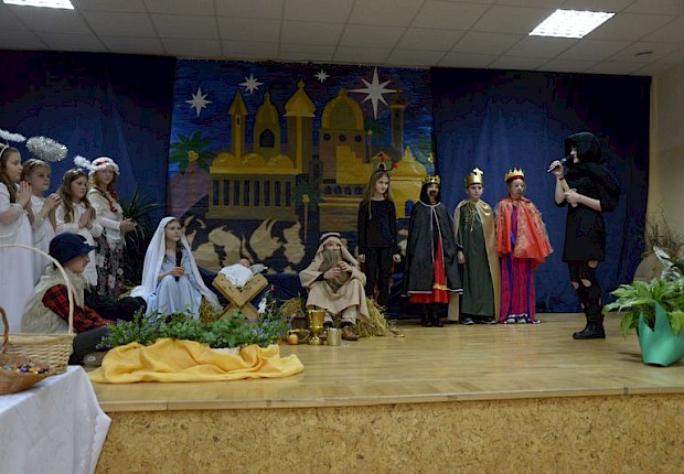Jasełka i X Parafialny Przeglad Kolęd i Pastorałek