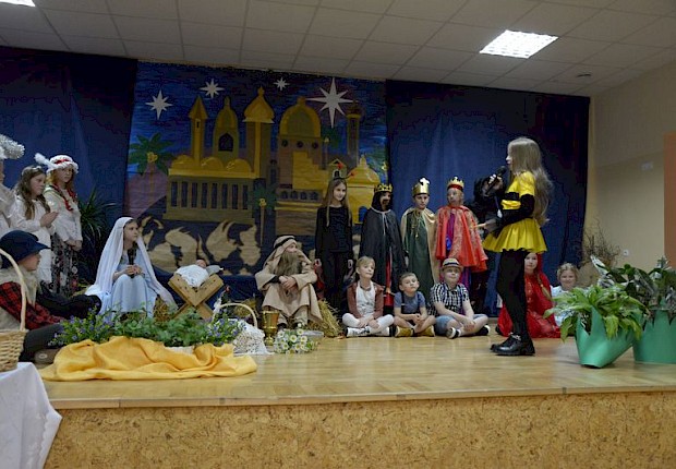 Jasełka i X Parafialny Przeglad Kolęd i Pastorałek
