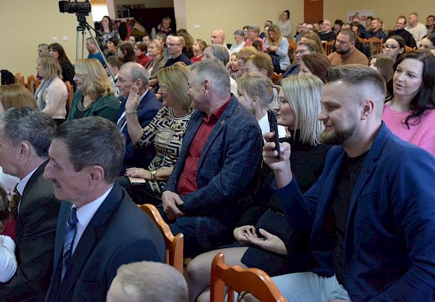 Jasełka i X Parafialny Przeglad Kolęd i Pastorałek