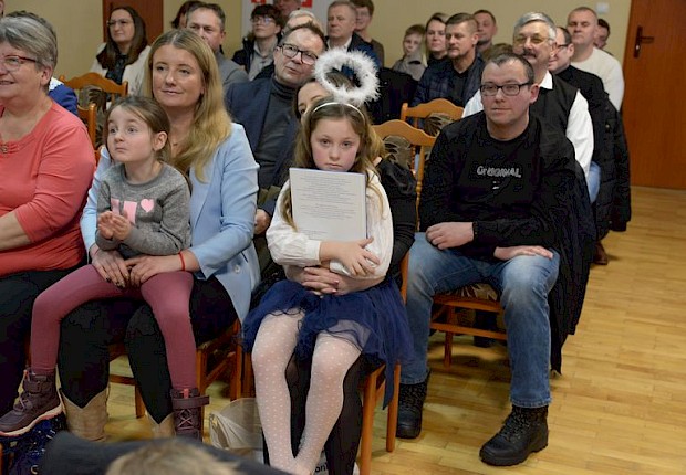 Jasełka i X Parafialny Przeglad Kolęd i Pastorałek
