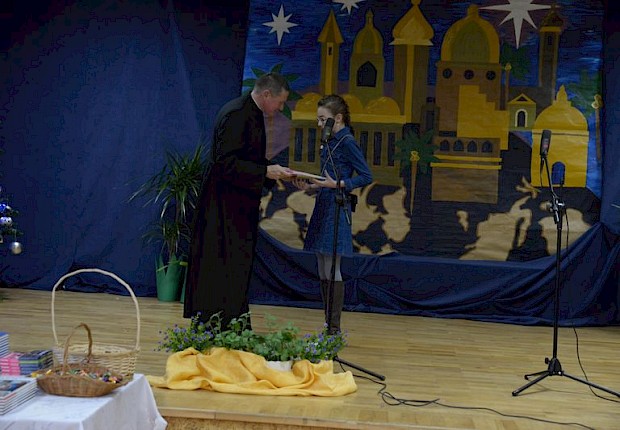 Jasełka i X Parafialny Przeglad Kolęd i Pastorałek