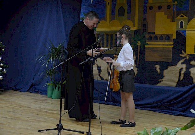 Jasełka i X Parafialny Przeglad Kolęd i Pastorałek