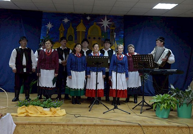 Jasełka i X Parafialny Przeglad Kolęd i Pastorałek