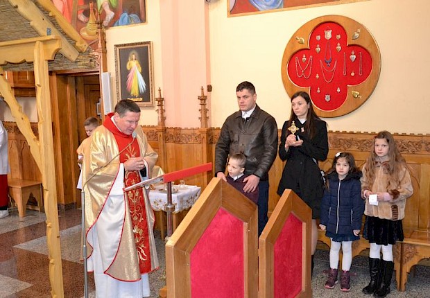 Wprowadzenie relikwii bł. rodziny Ulm&oacute;w