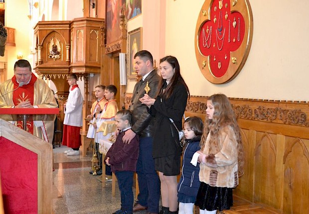Wprowadzenie relikwii bł. rodziny Ulm&oacute;w