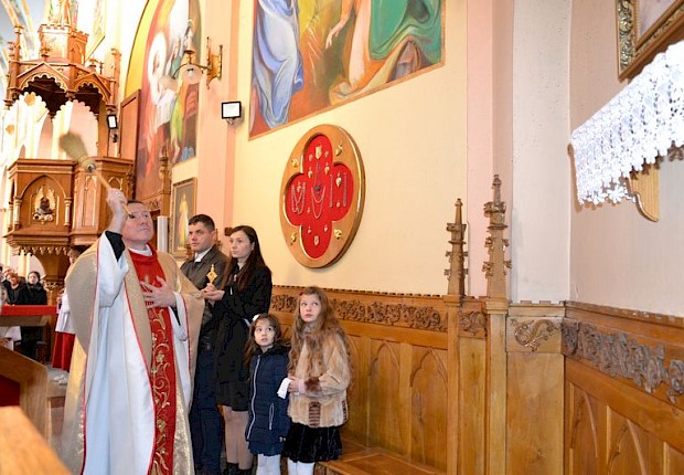 Wprowadzenie relikwii bł. rodziny Ulm&oacute;w