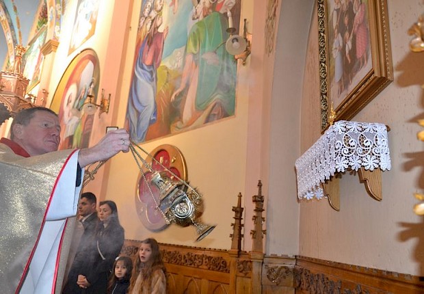 Wprowadzenie relikwii bł. rodziny Ulm&oacute;w