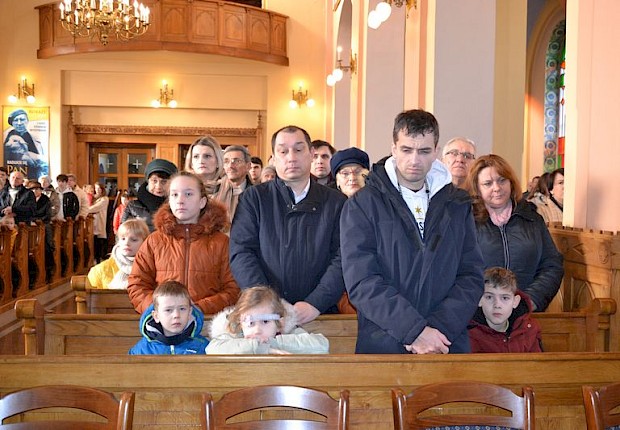 Wprowadzenie relikwii bł. rodziny Ulm&oacute;w