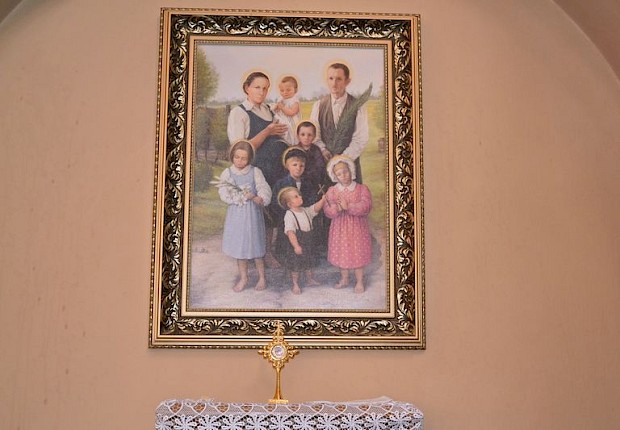 Wprowadzenie relikwii bł. rodziny Ulm&oacute;w