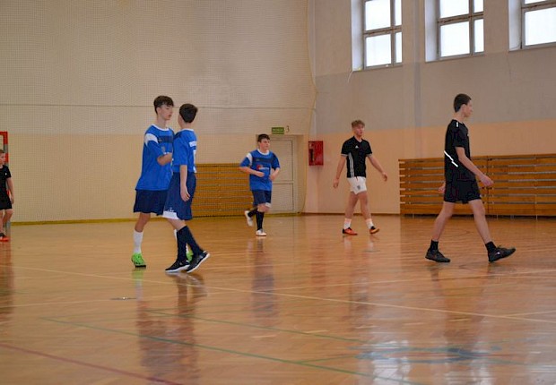 Dekanalny turniej ministrant&oacute;w w piłce halowej