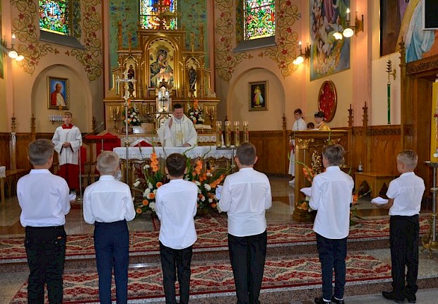 Przyjęcie do posługi ministranta