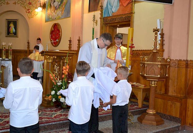 Przyjęcie do posługi ministranta