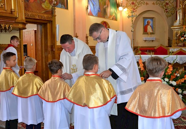 Przyjęcie do posługi ministranta