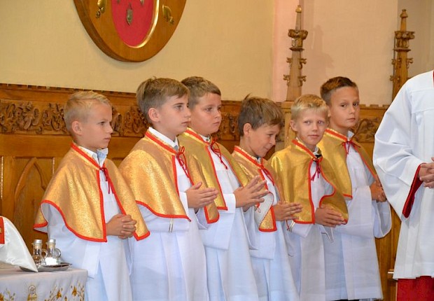 Przyjęcie do posługi ministranta
