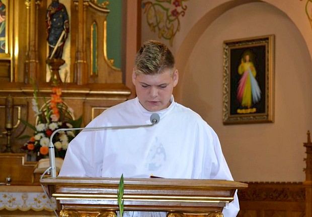 Przyjęcie do posługi ministranta