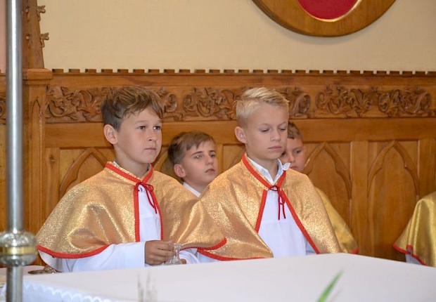 Przyjęcie do posługi ministranta