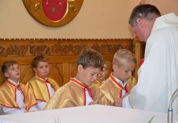 Przyjęcie do posługi ministranta