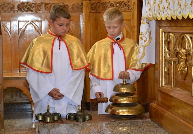 Przyjęcie do posługi ministranta