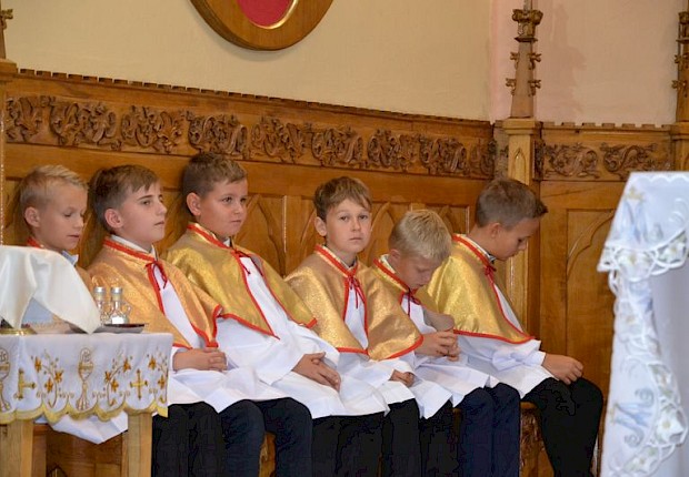 Przyjęcie do posługi ministranta