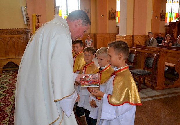 Przyjęcie do posługi ministranta