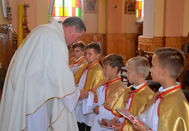 Przyjęcie do posługi ministranta