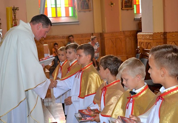 Przyjęcie do posługi ministranta